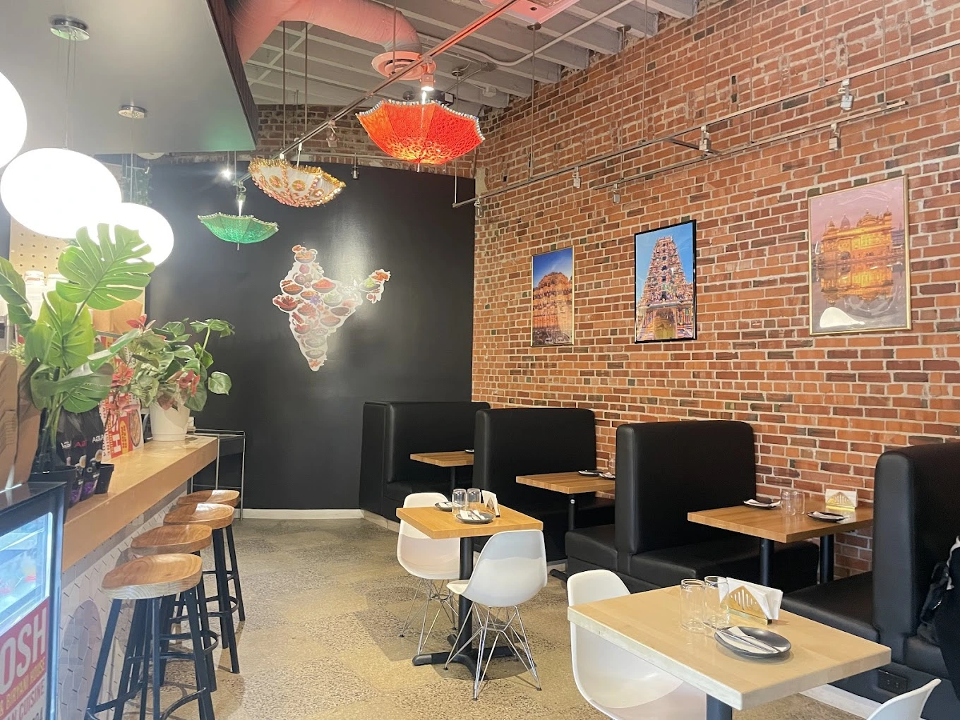 Nosh Cafe Indian Cuisine - Authentic Indian & Indo-Chinese restaurant in Edmonton serving vegan, vegetarian, and gluten-free dishes